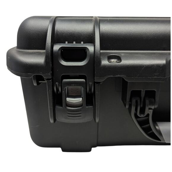 Canada Goose Hard Shell Travel Utility Case Foam Lined Rugged Waterproof Style - Picture 4 of 5